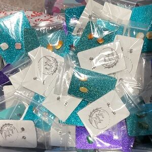 Mystery earrings grab. 10 Pairs